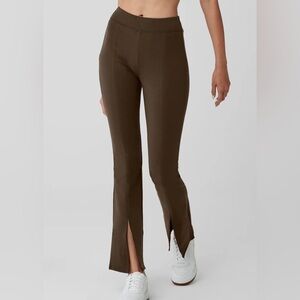 Airbrush 7/8 High Waist Flutter Legging size M.